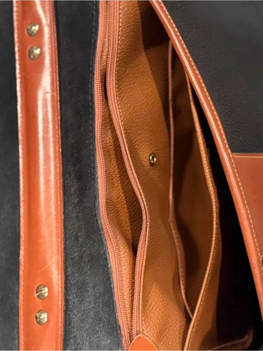 Vintage Dooney & Bourke All-Weather Leather Briefcase /Messenger - fits laptop